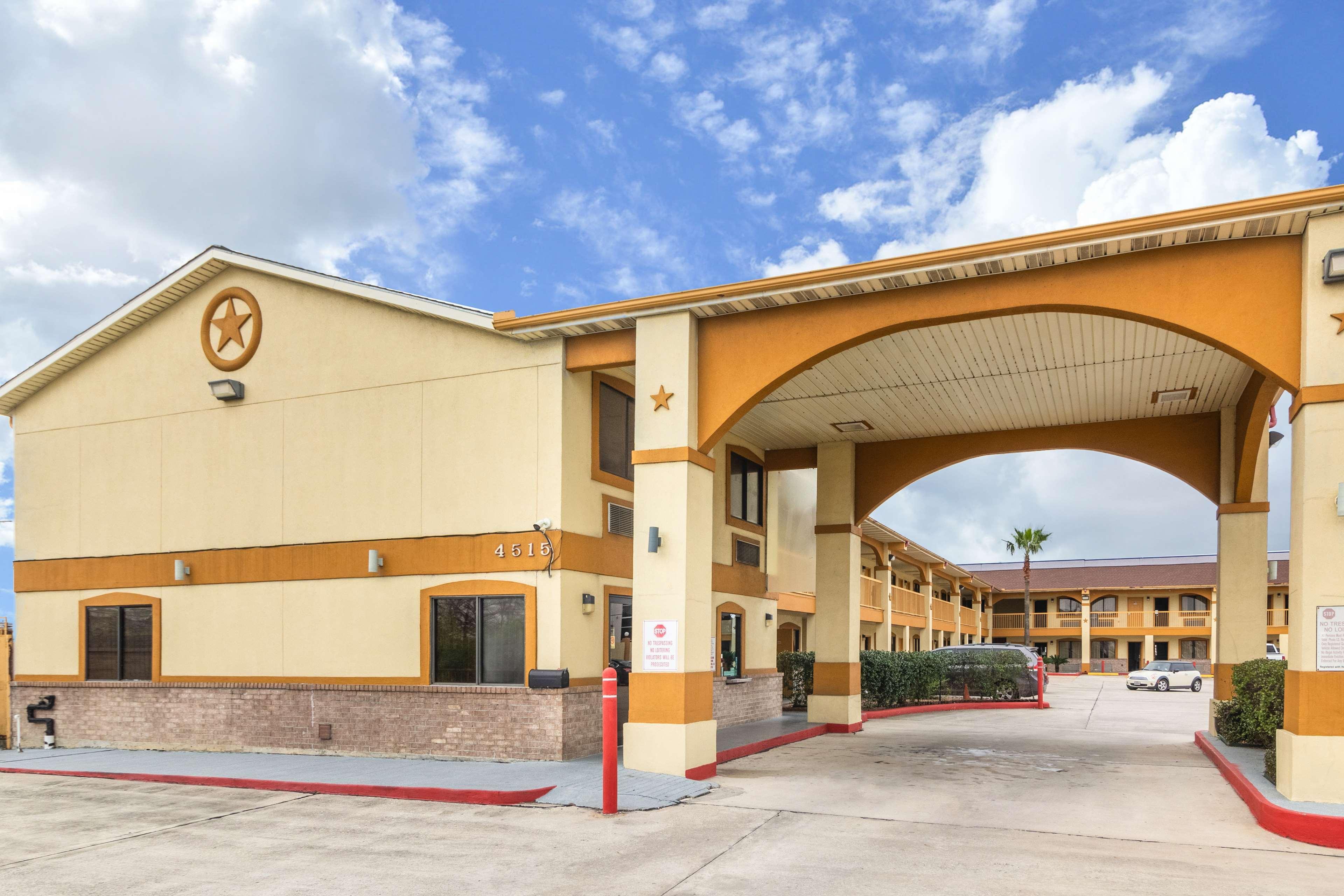 Hotel Dan Inn Uberaba & Convencoes By Nacional Inn מראה חיצוני תמונה
