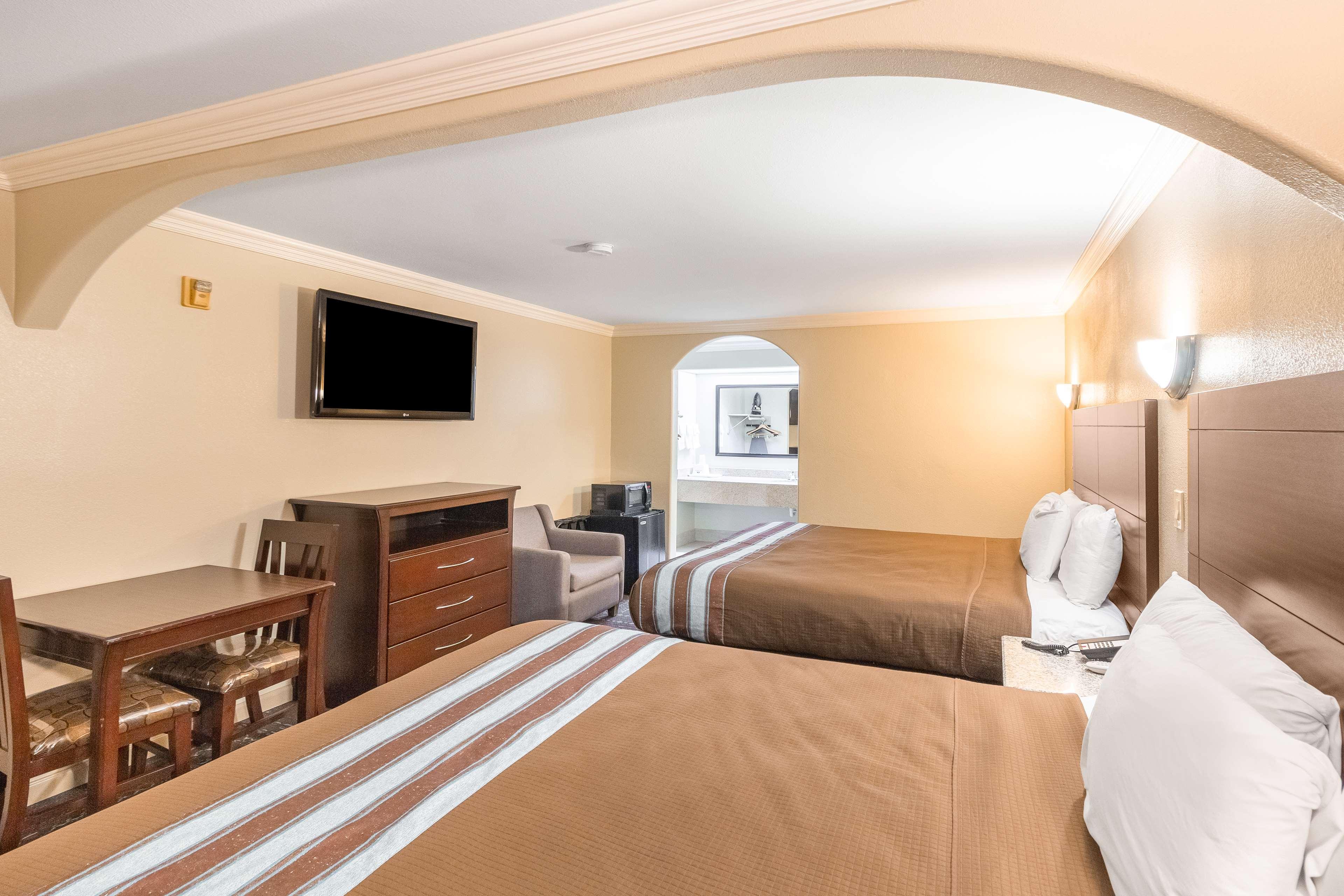 Hotel Dan Inn Uberaba & Convencoes By Nacional Inn מראה חיצוני תמונה